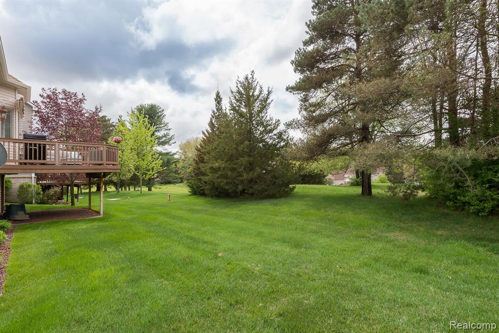 9730 TIOGA Trail N, Pinckney, MI 48169 — Photo 38