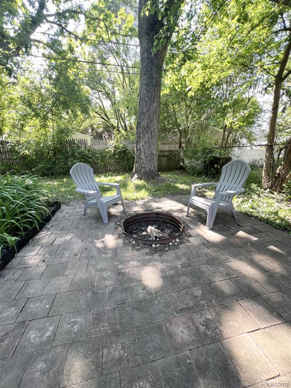 18475 Dalby, Redford, MI 48240 — Photo 21
