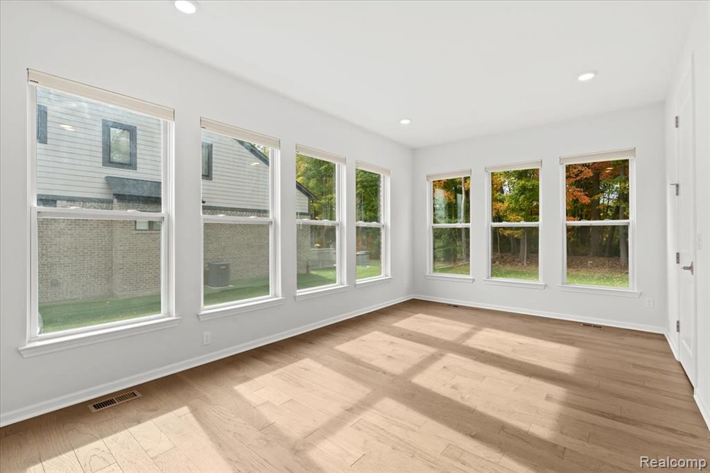 48255 Amber Lane Drive, Shelby Twp, MI 48315 — Photo 19
