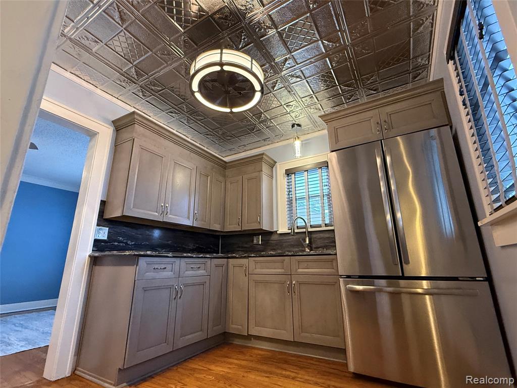 416 Burroughs Avenue, Flint, MI 48507 — Photo 9