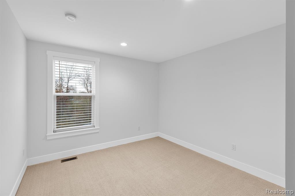 5560 HOBART, West Bloomfield, MI — Photo 13