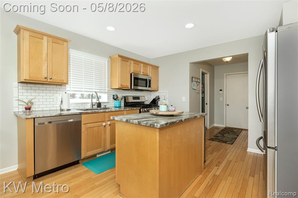 4202 Seeden Street, Waterford, MI 48329 — Photo 10