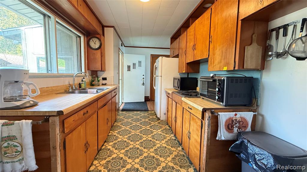 8340 Lakeshore Road, Burtchville, MI 48059 — Photo 10