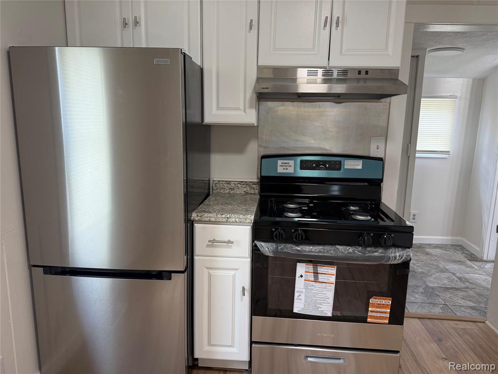 4910 HUGHES Road, Lansing, MI 48910 — Photo 15