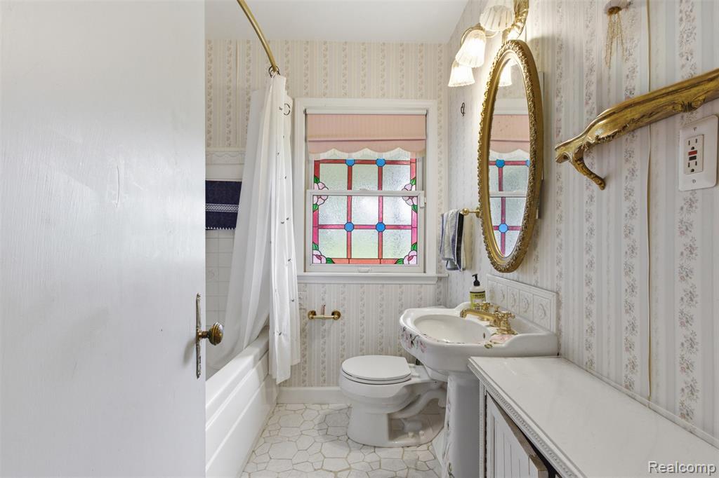 85 Hill Circle Drive, Waterford, MI 48328 — Photo 12