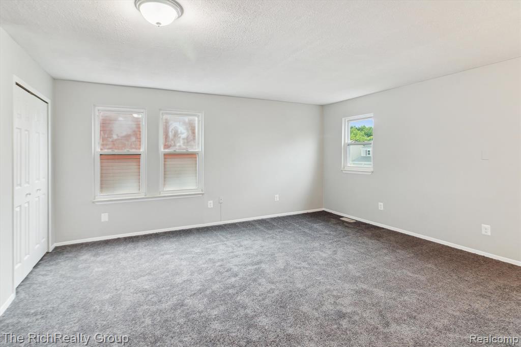43101 LANCELOT Drive, Canton, MI 48188 — Photo 28