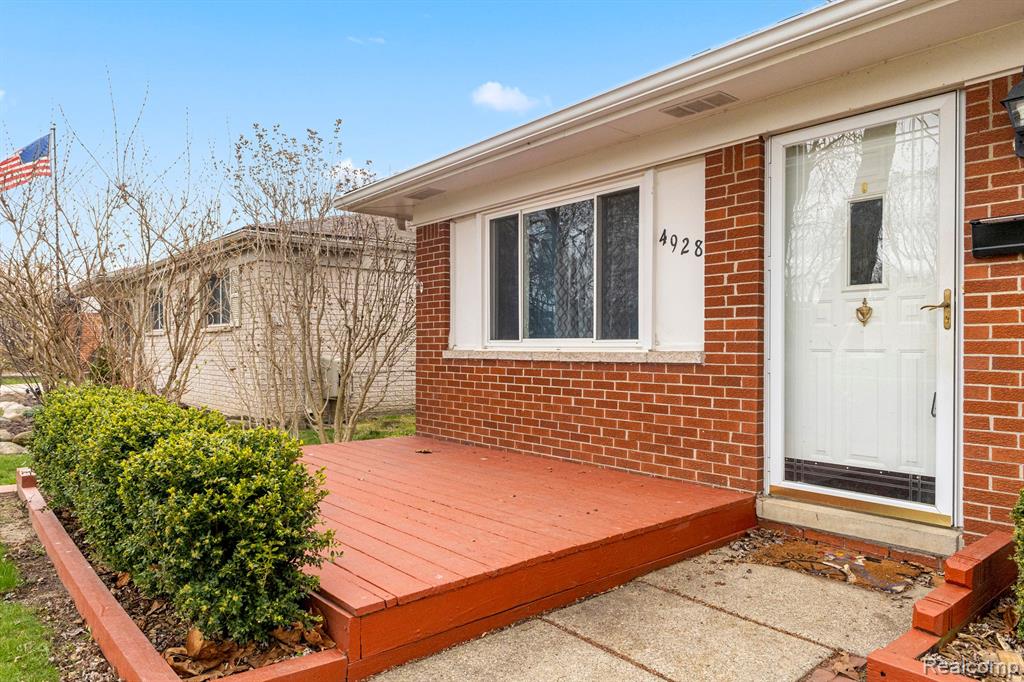4928 RAYMOND Avenue, Dearborn Heights, MI 48125 — Photo 30