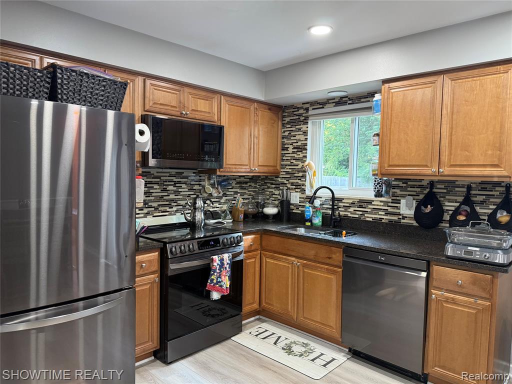 41617 Clayton Street, Clinton Twp, MI 48038 — Photo 8