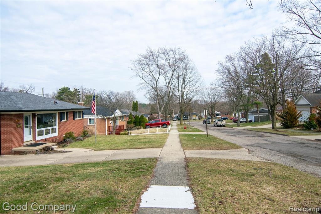 725 Duchess Street, Milford, MI 48381 — Photo 25