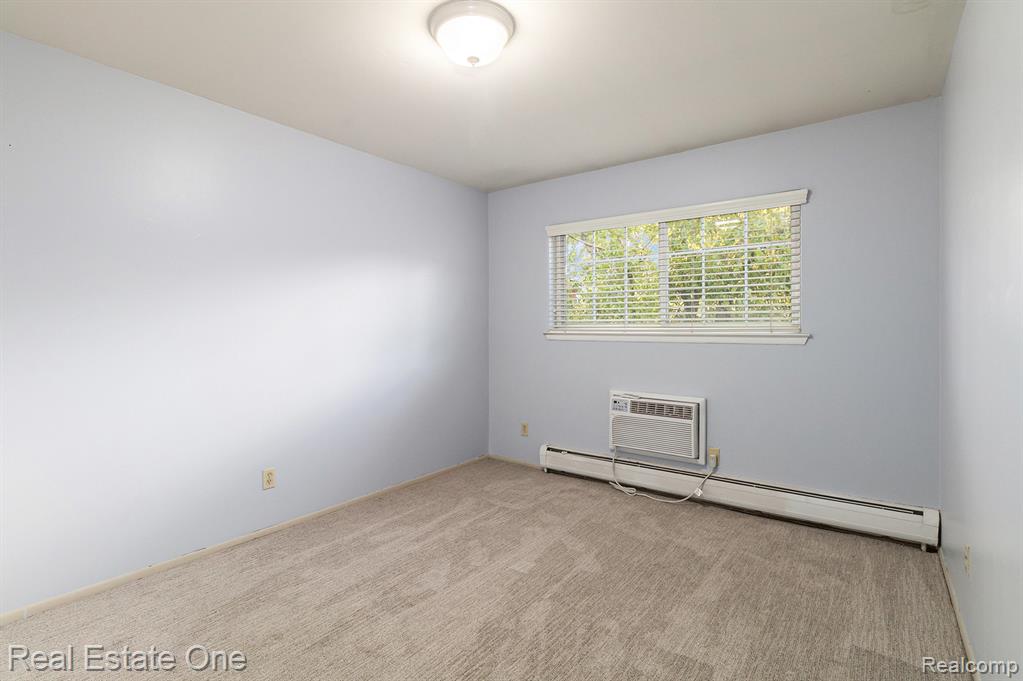 2420 Parmenter Boulevard, Royal Oak, MI, 48073