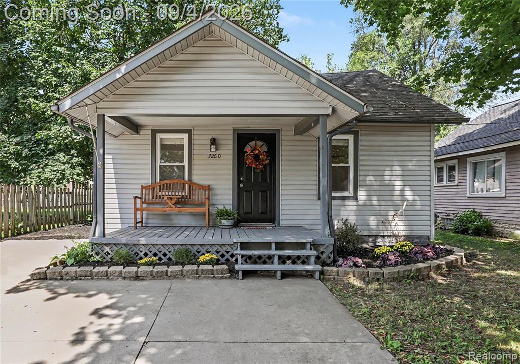 3260 Wanamaker Road, Waterford, MI 48328