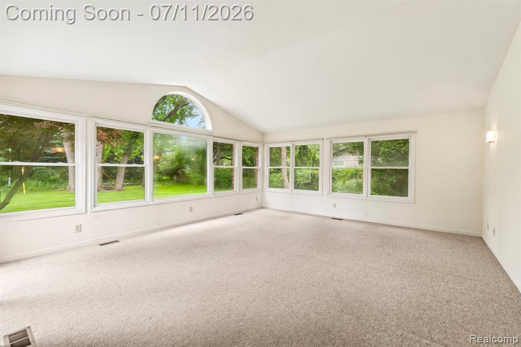 6105 Gilbert Lake Road, Bloomfield Hills, MI 48301 — Photo 12