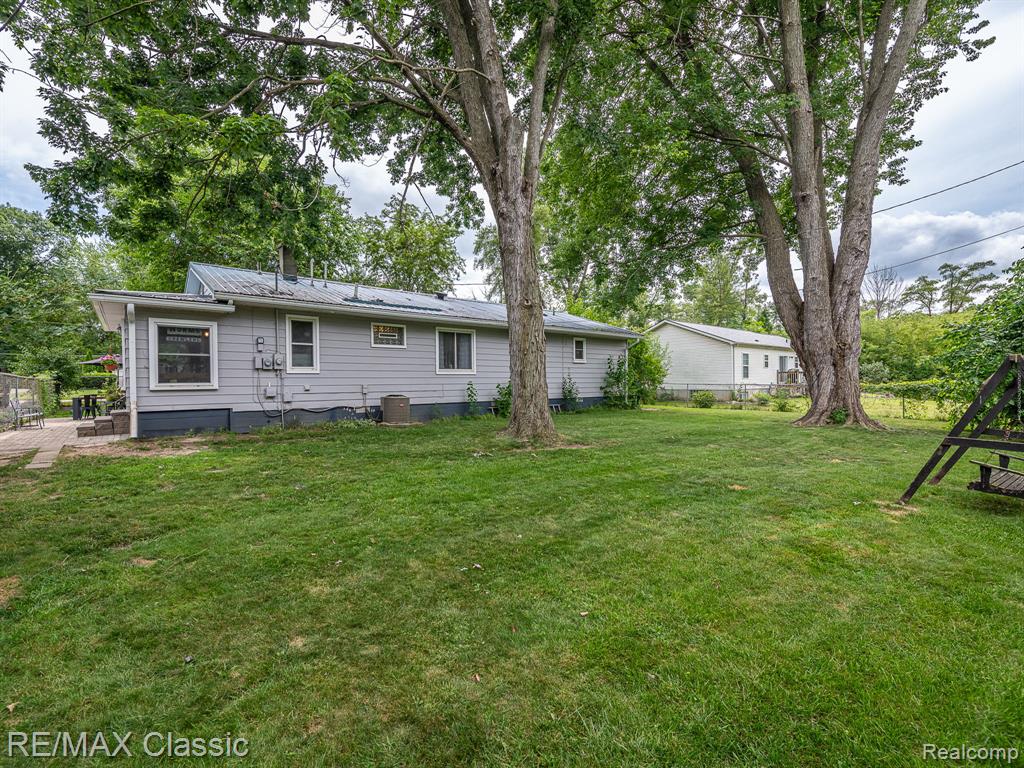 253 Delaware Road, Whitmore Lake, MI 48189 — Photo 26