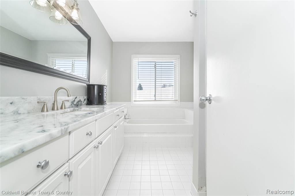 539 Dorchester Way, Milford, MI 48381 — Photo 31