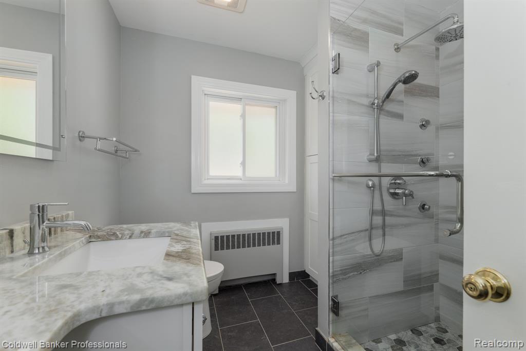 1416 N Renaud Road, Grosse Pointe Woods, MI 48236 — Photo 32