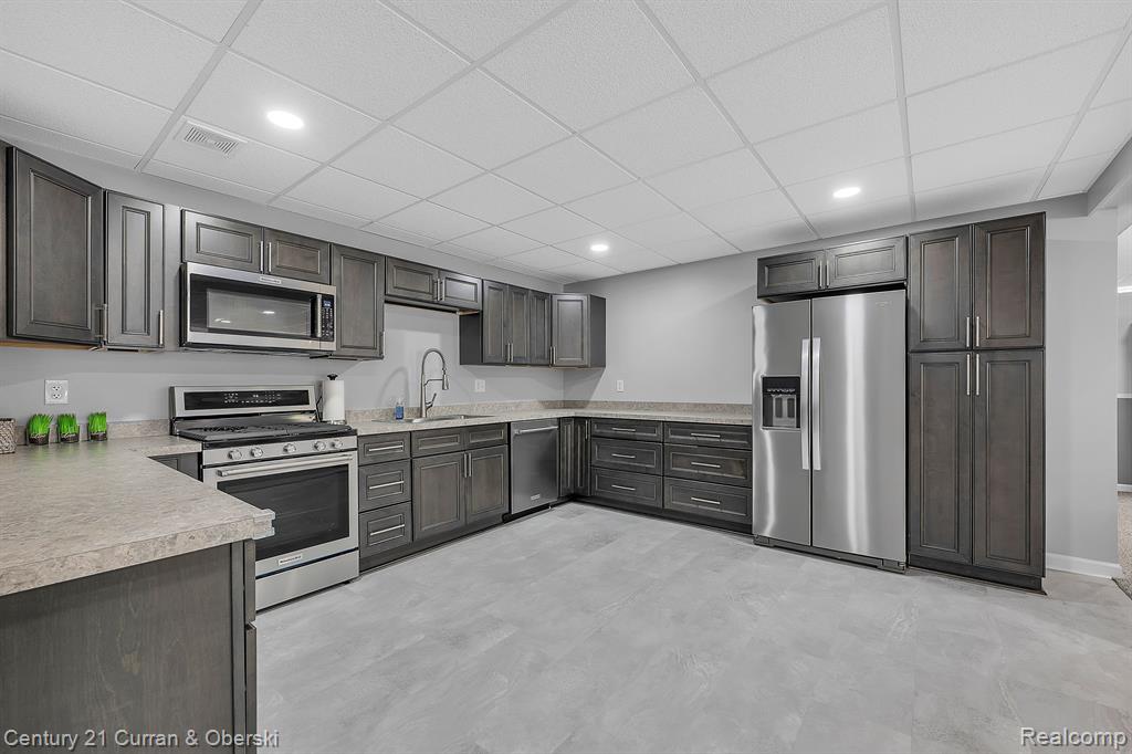 49251 STANTON, Canton, MI 48188 — Photo 41