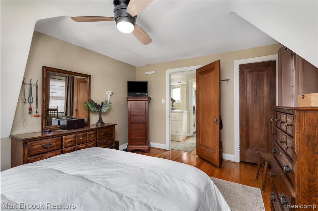 831 W OAKRIDGE Street, Ferndale, MI 48220 — Photo 23