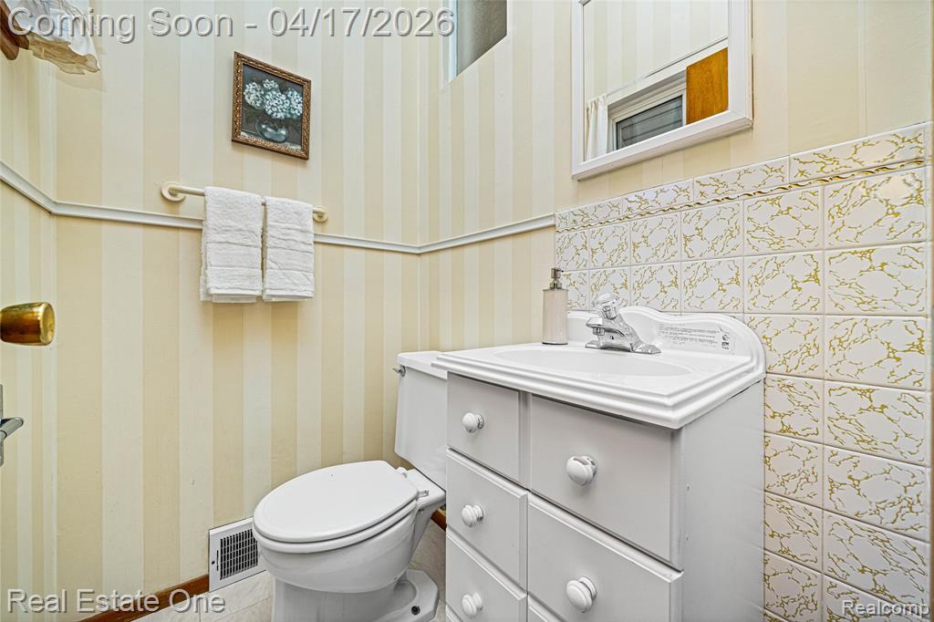 4656 Buckingham Drive, Warren, MI 48092 — Photo 27