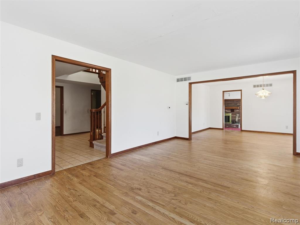6400 Bridle Lane, Highland, MI 48356 — Photo 12