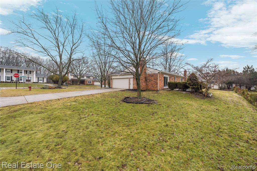 32363 Olde Franklin Drive, Farmington, MI, 48334
