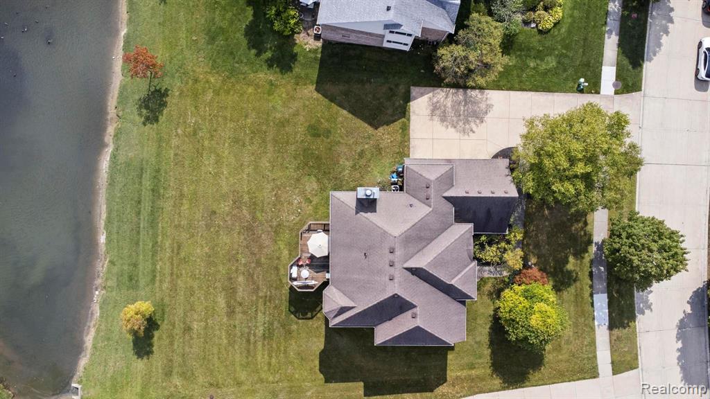 8978 WOODLORE SOUTH Drive, Plymouth, MI 48170 — Photo 49