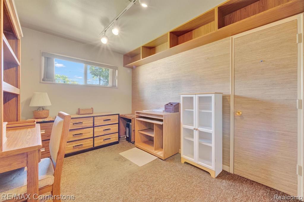500 N LEONA Avenue, Garden City, MI — Photo 18