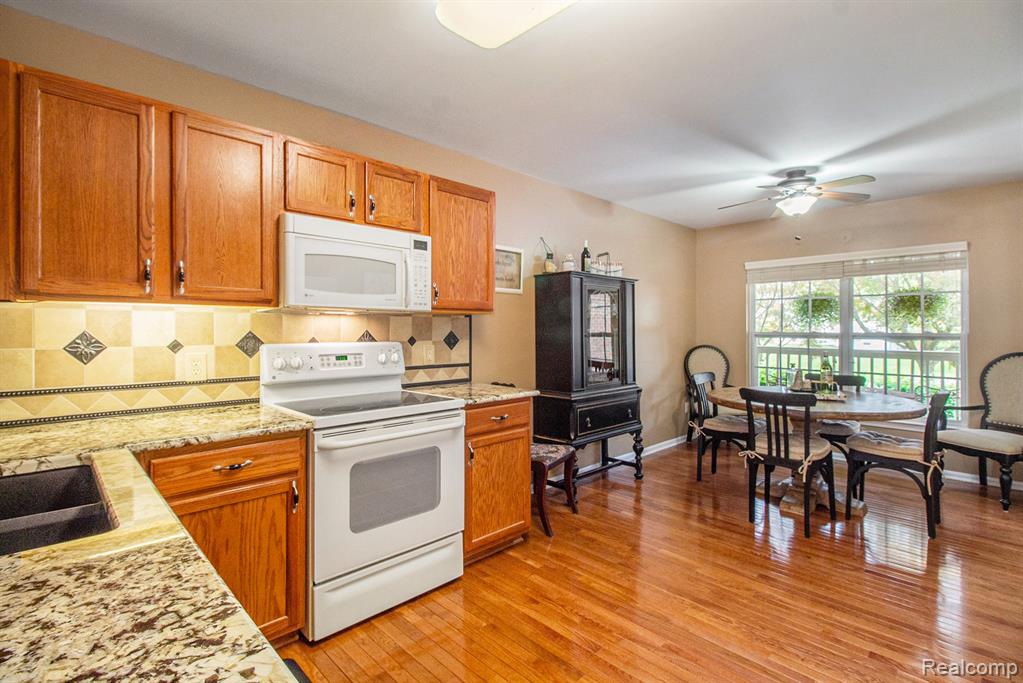 5886 Augusta Lane, Grand Blanc, MI 48439 — Photo 8