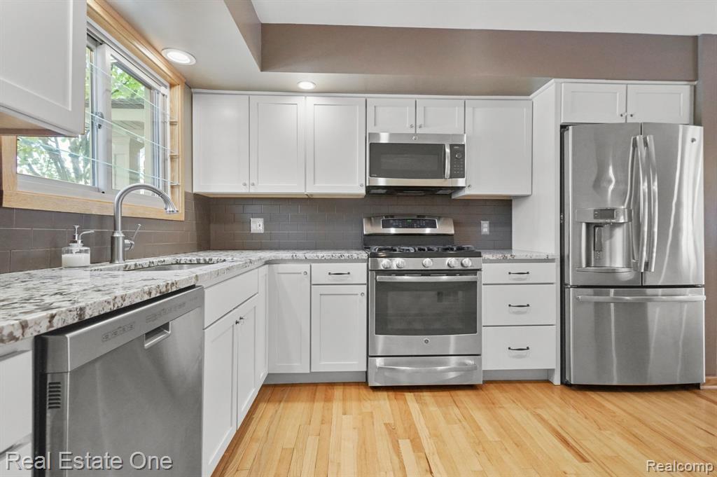 3856 Old Creek Road, 25, Troy, MI 48084 — Photo 9