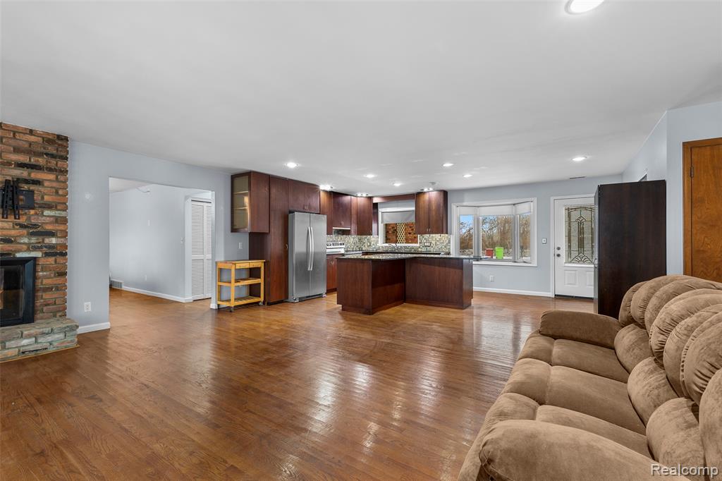 39520 Venetian Drive, Harrison Township, MI — Photo 14