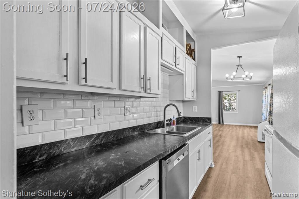 6280 Beth, Brighton, MI 48116 — Photo 11