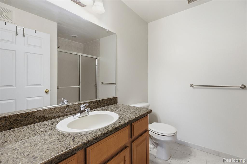 26985 Carrington Place, Harrison Township, MI — Photo 15