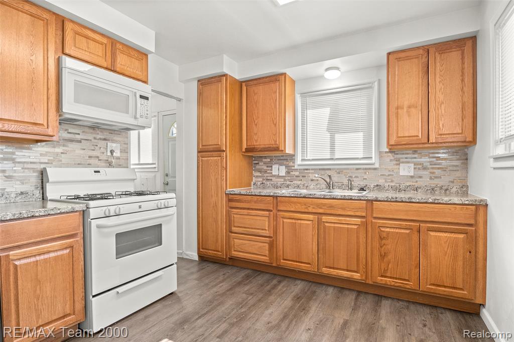 5027 Lincoln Boulevard, Dearborn Heights, MI 48125 — Photo 12