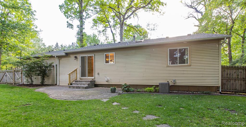 1665 Rosedale Street, West Bloomfield, MI 48324 — Photo 33