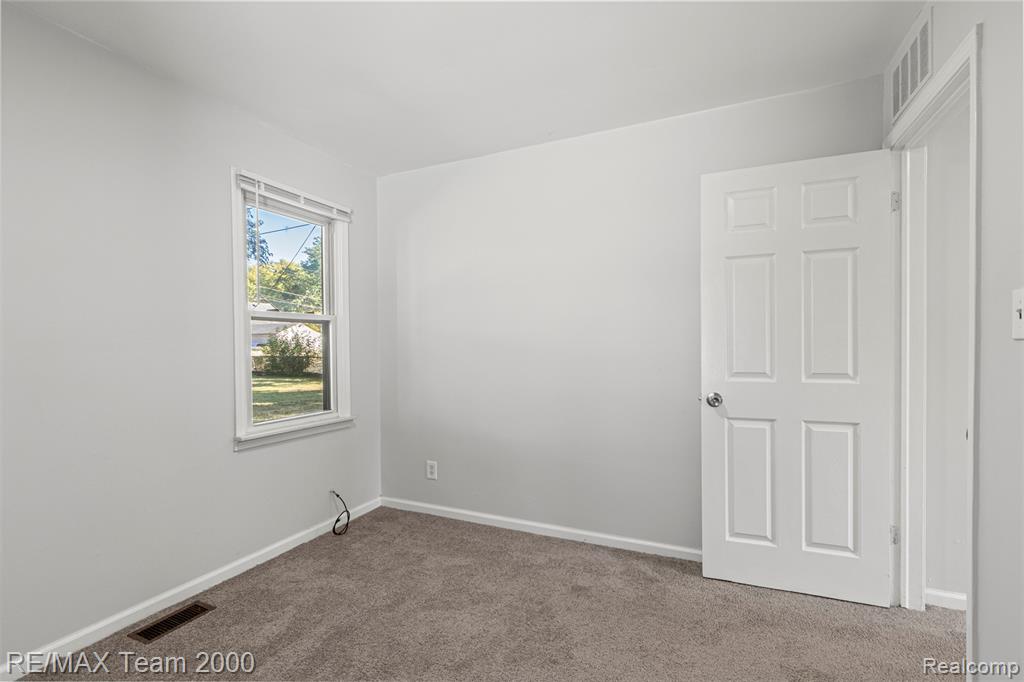 4973 Ziegler Street, Dearborn Heights, MI 48125 — Photo 23
