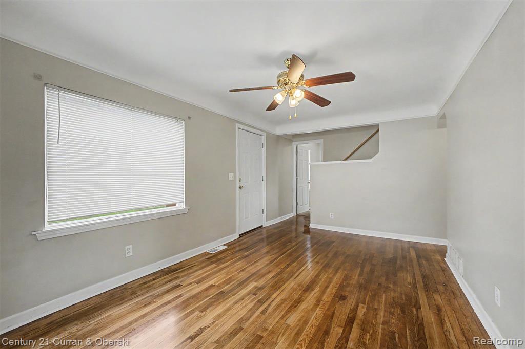 5160 Hazel Street, Dearborn Heights, MI 48125 — Photo 4