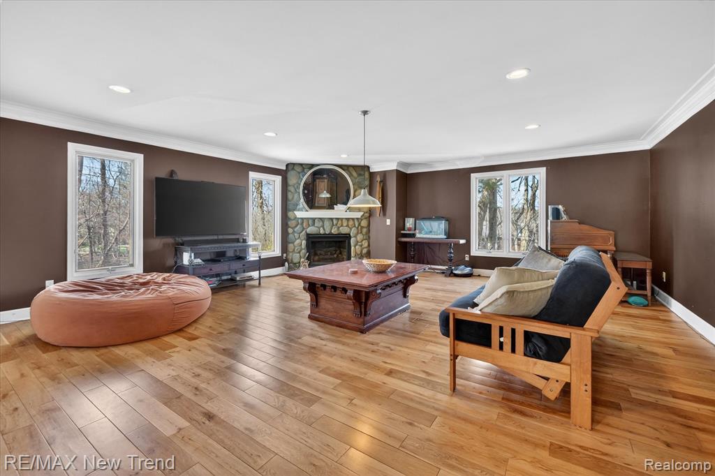 5721 Coralwood Court, Commerce Twp, MI 48382 — Photo 17