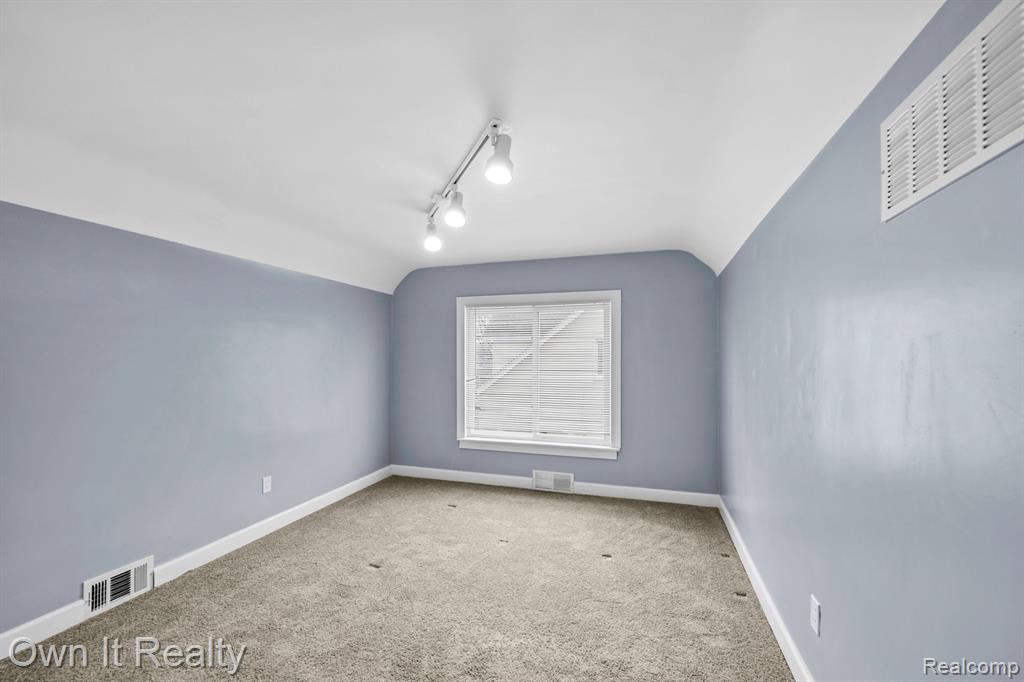 7335 Maple Street, Dearborn, MI 48126 — Photo 22