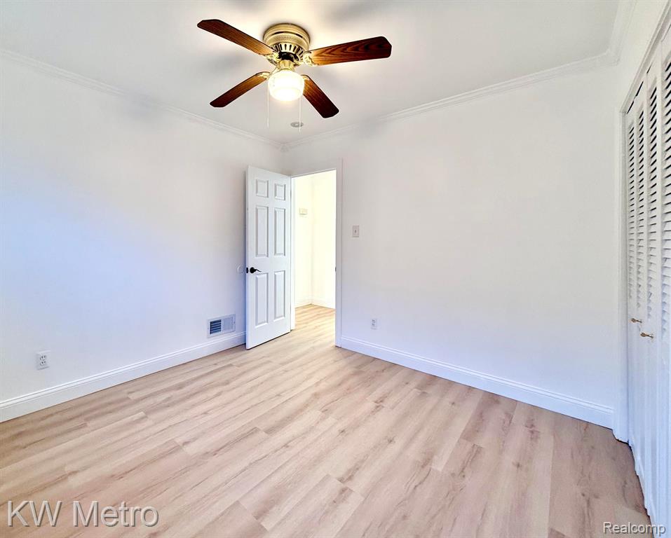 421 GARDENDALE Street, Ferndale, MI 48220 — Photo 19