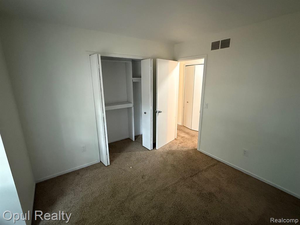 24252 Bashian Drive, Novi, MI — Photo 9