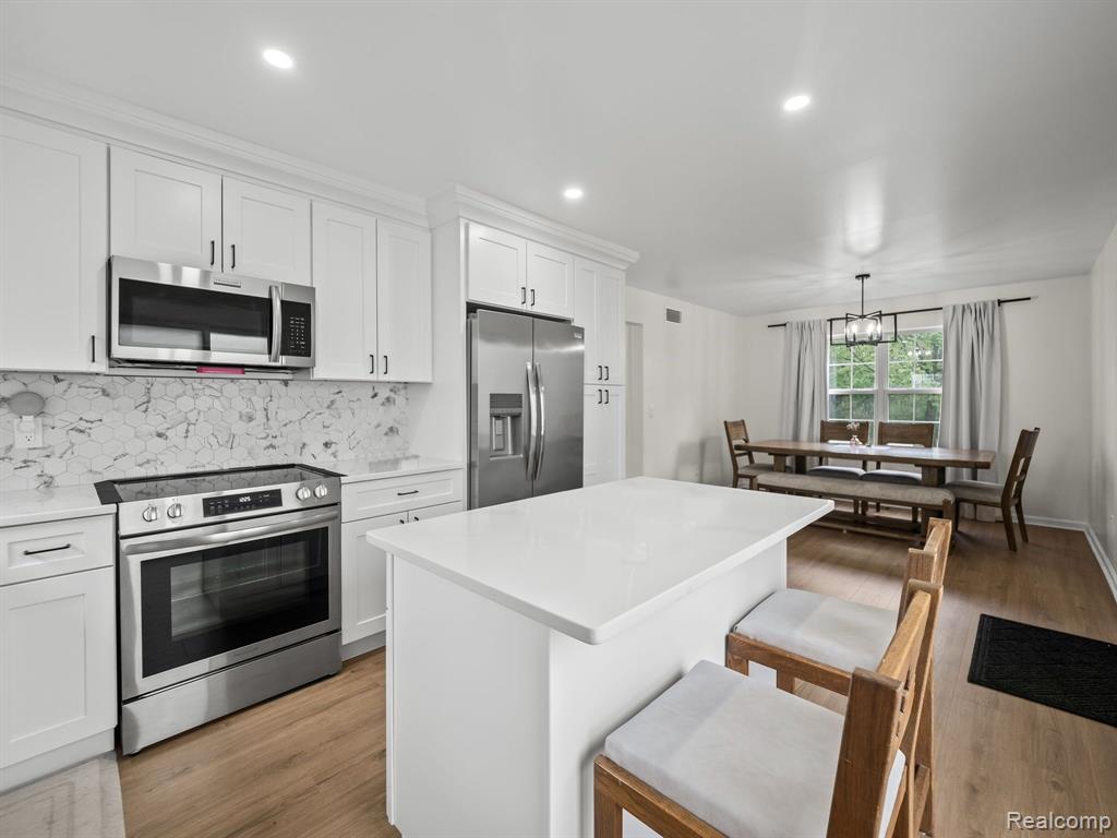 4105 STANMOOR Drive, Waterford, MI 48329 — Photo 17