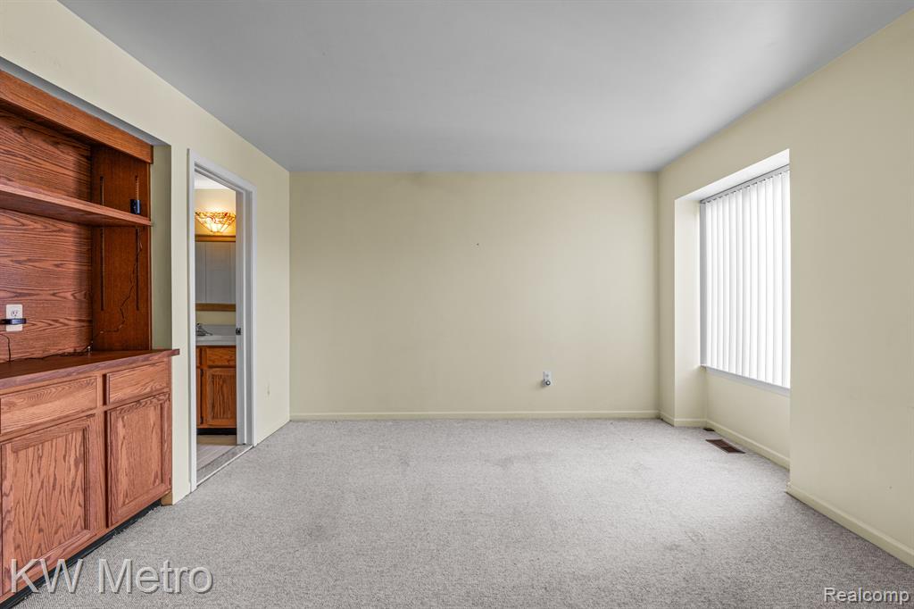 29263 W CHANTICLEER Drive, Southfield, MI 48034 — Photo 6