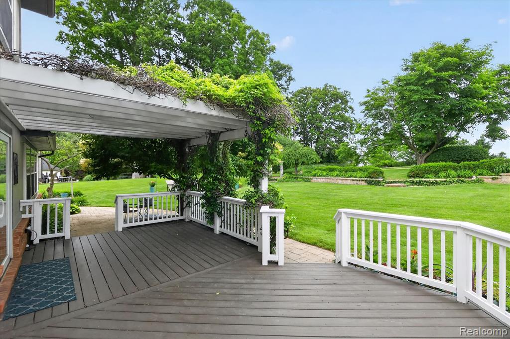 2333 Sandlewood Drive, White Lake, MI 48383 — Photo 48