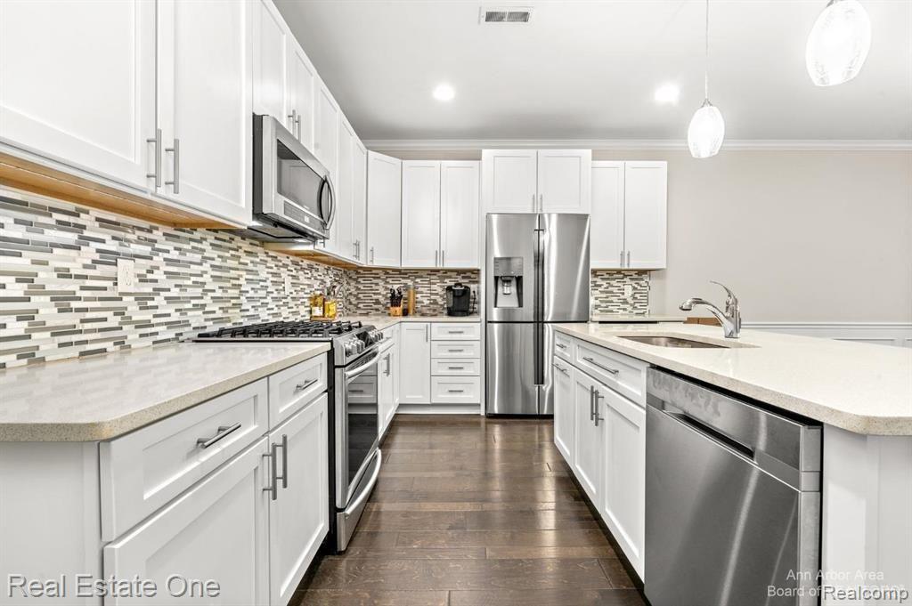 5570 ARBOR CHASE Drive, Ann Arbor, MI 48103 — Photo 5