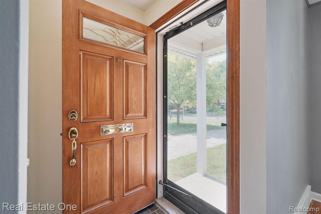 21135 LITTLESTONE Road, Harper Woods, MI 48225 — Photo 2