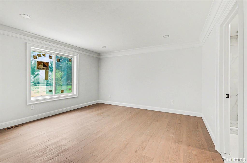 56350 Willow Creek Boulevard, Utica, MI 48316 — Photo 16