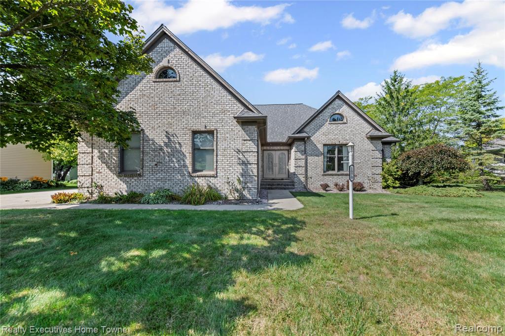 1070 Highland Drive, St. Clair, MI 48079 — front exterior