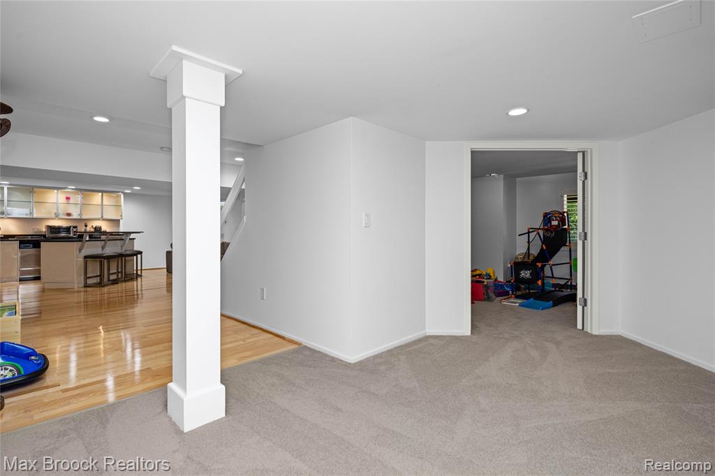 7102 Alta Vista Drive, West Bloomfield, MI — Photo 52
