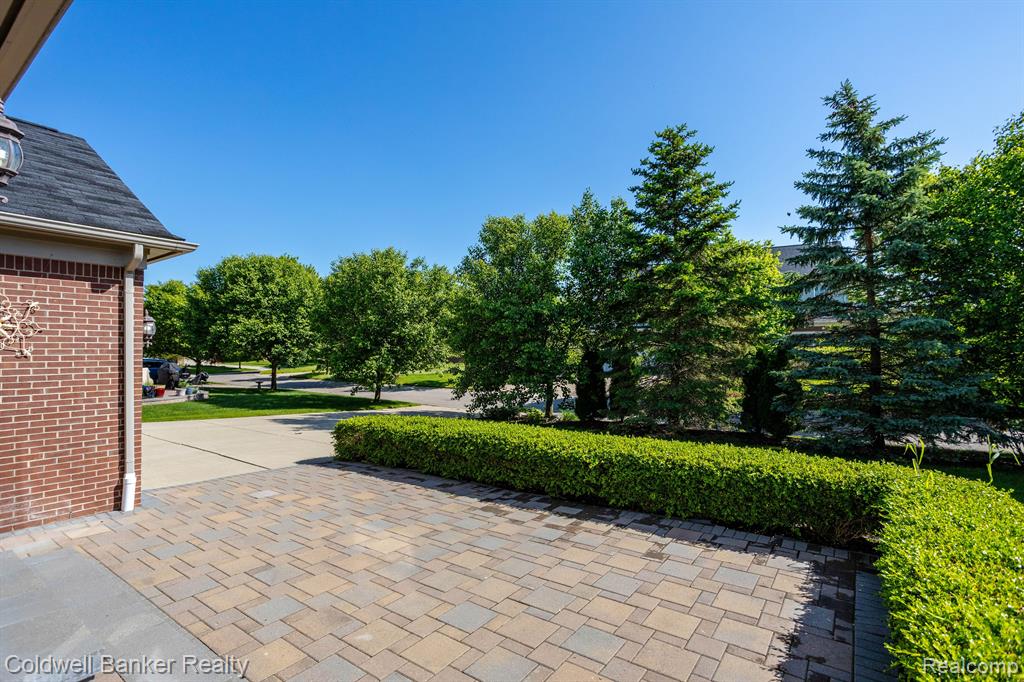 50154 BLACK HORSE Lane SW, Canton, MI 48188 — Photo 5