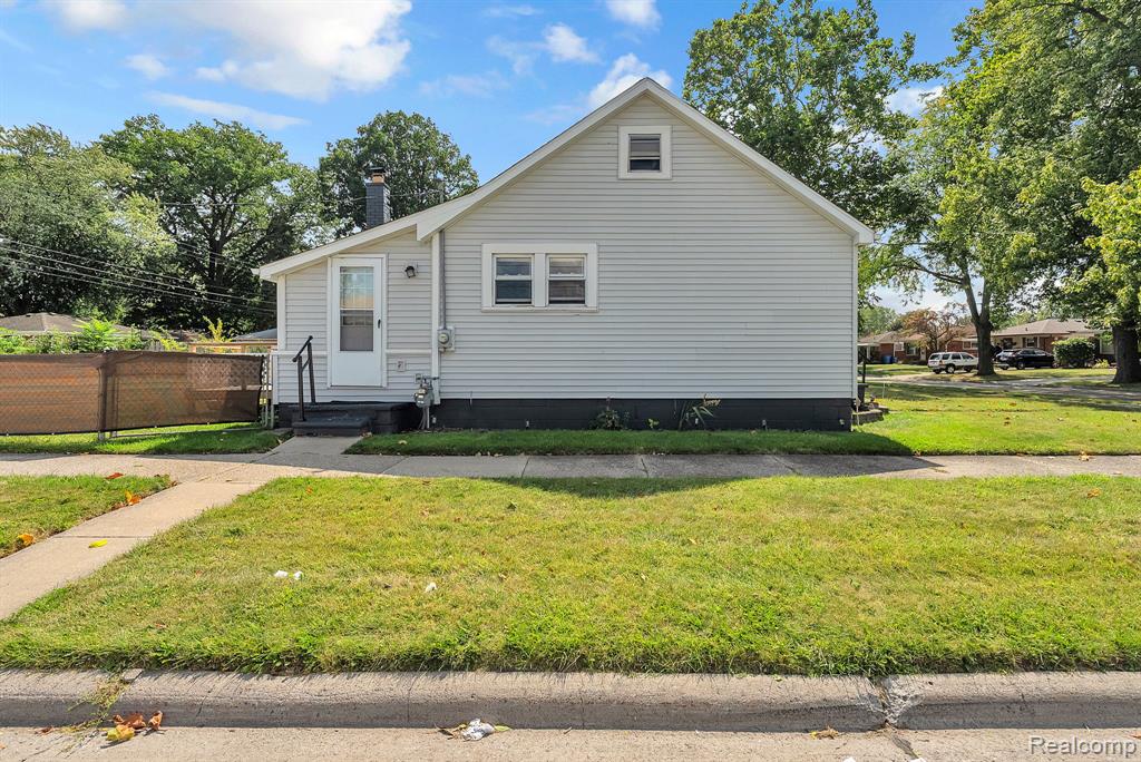4401 Katherine Street, Dearborn Heights, MI 48125 — Photo 4
