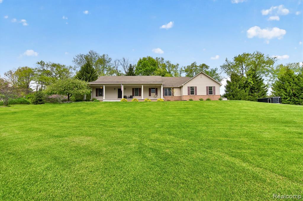 7659 Clyde Road, Fenton, MI 48430 — Photo 2
